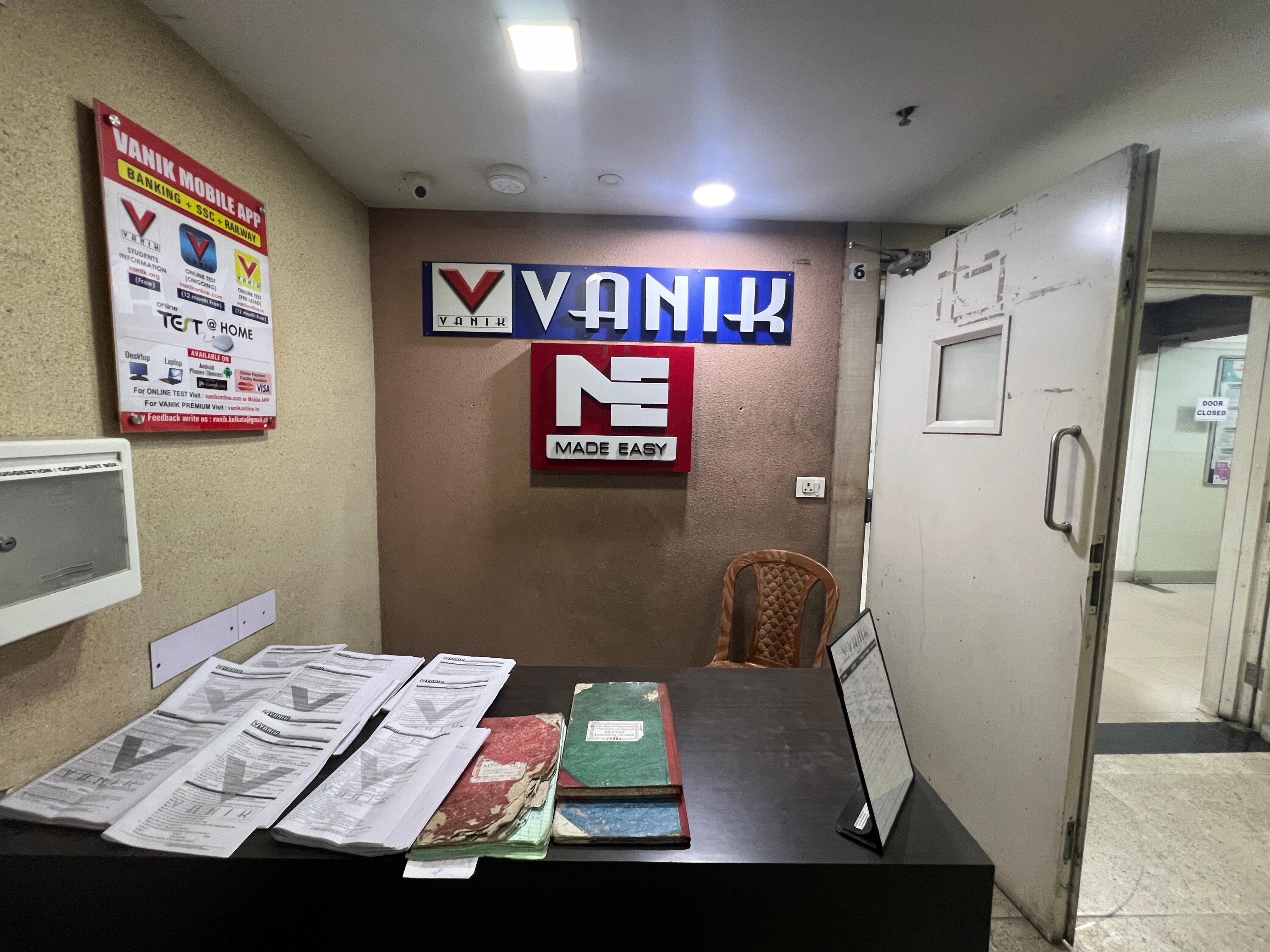 Vanik Vanik Building Sealdah photo 4